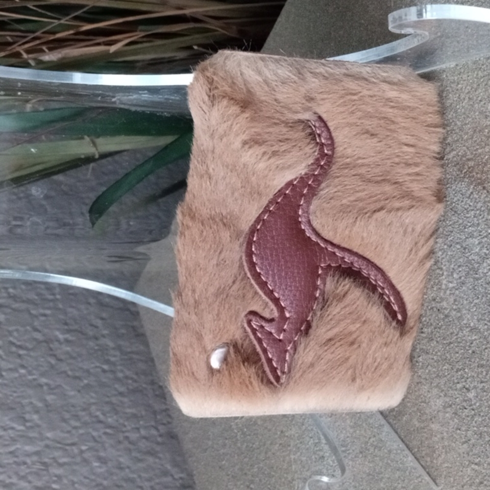 New Vintage! AUSTRALIAN MADE Natural Kangaroo Fur 6 Key Bifold Wallet.